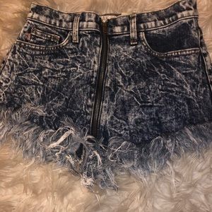 SHORTS SIZE medium
